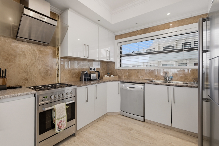 To Let 3 Bedroom Property for Rent in Sea Point Western Cape